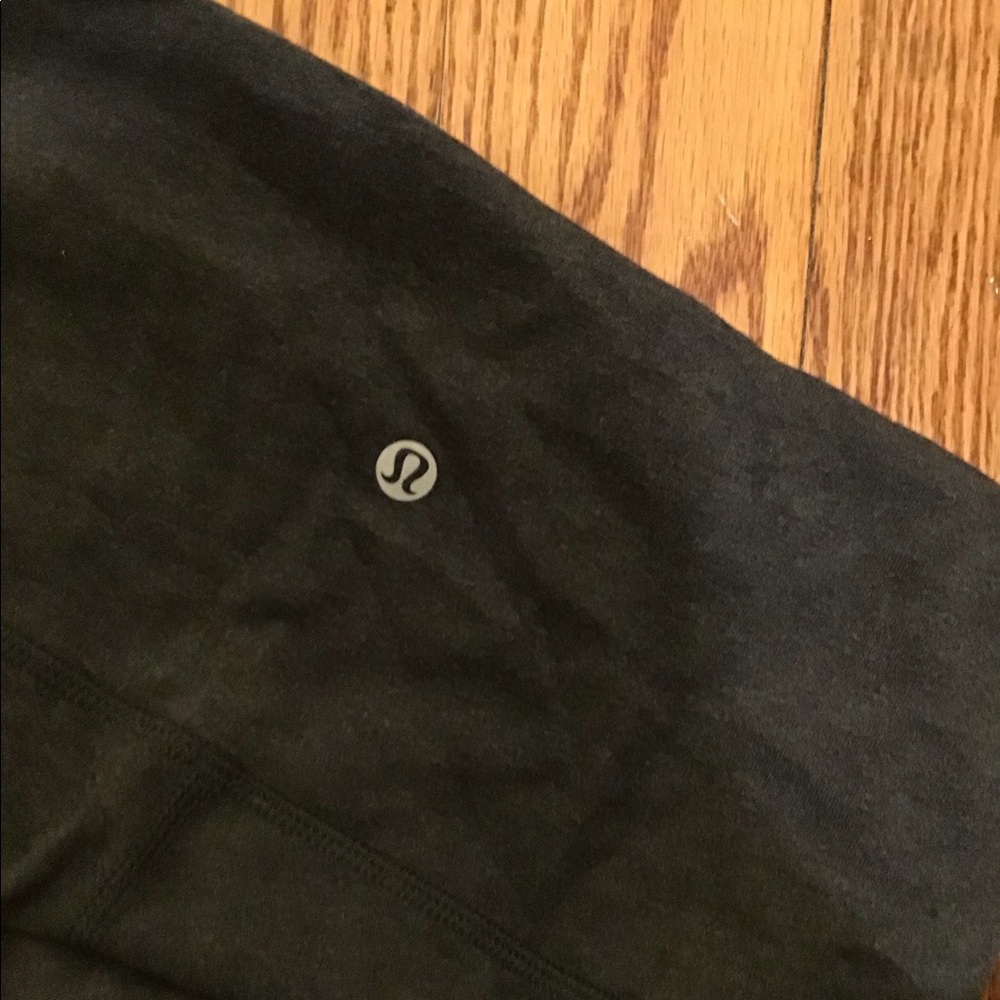NEW LEGGINGS - Picture 2 of 4